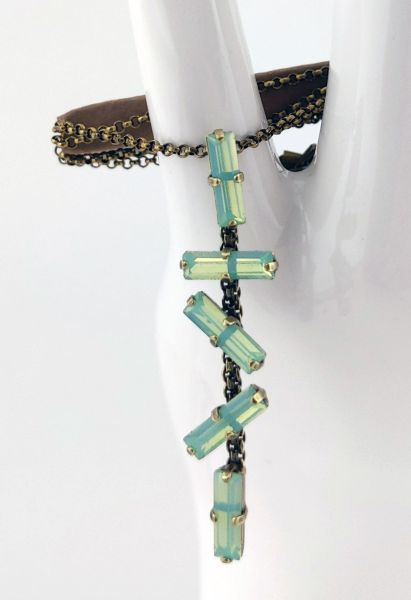 Konplott Jumping Baguette Halskette mit Anhänger in Opal Green 5450543812991